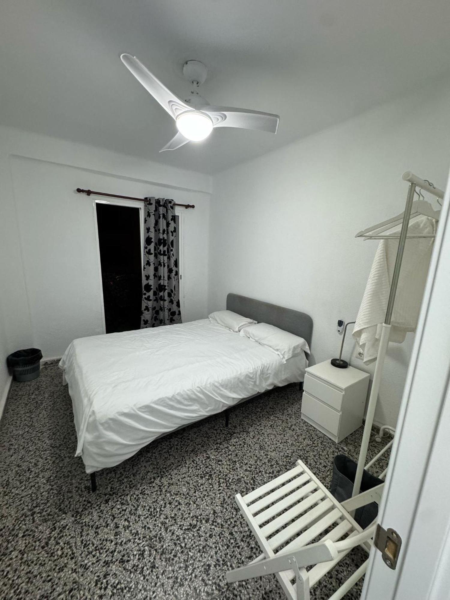 Apartamento De Habitaciones Privadas En El Centro De Malaga Zewnętrze zdjęcie